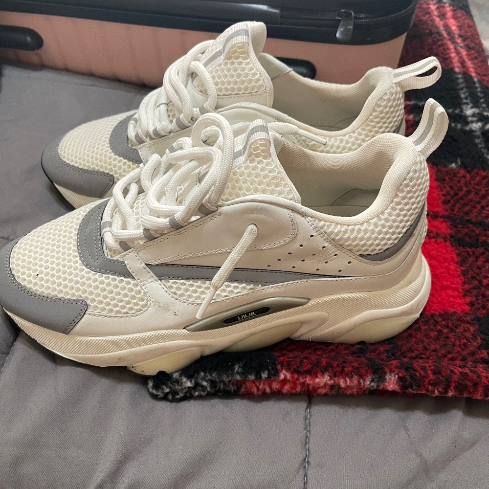 Authentic Dior b22 sneaker